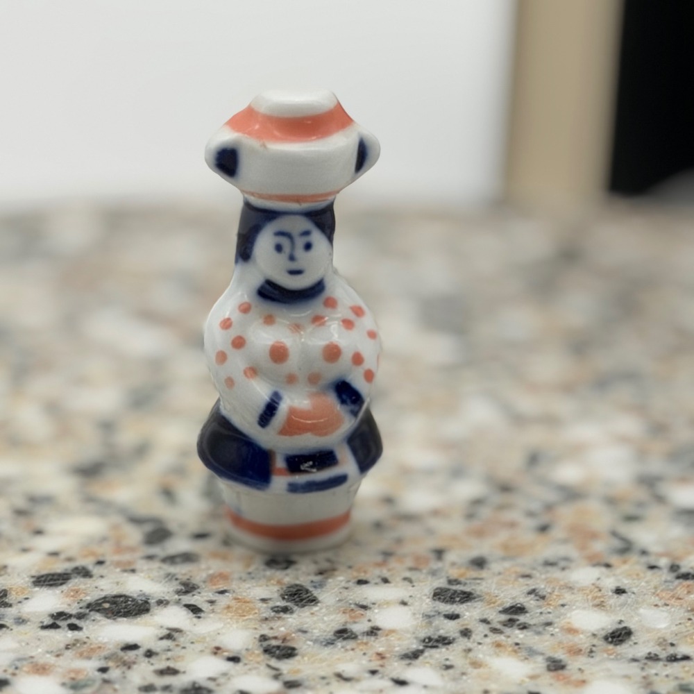 Sargadelos Planta Do Castro C24 Porcelain Figurine Spain Galician Pottery
